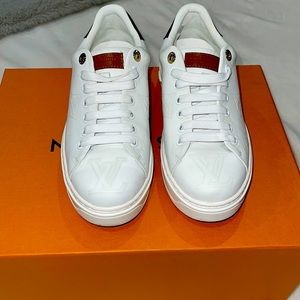 Authentic Louis Vuitton Time out Sneaker